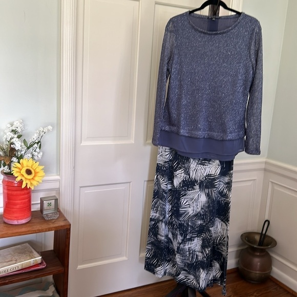 Metallic Blue Silver Knit Crewneck Sweater Medium Dressy Layered Hem - Picture 6 of 8